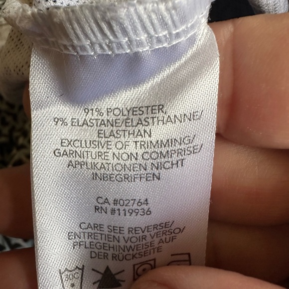 N Vo Women’s Short Sleeve Golf Top With Button Snap. Size small - Picture 5 of 9